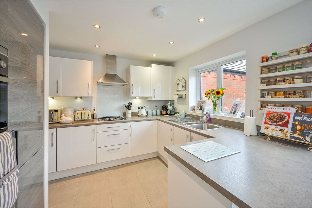Property photo 3 of 34 Picture No. 05
