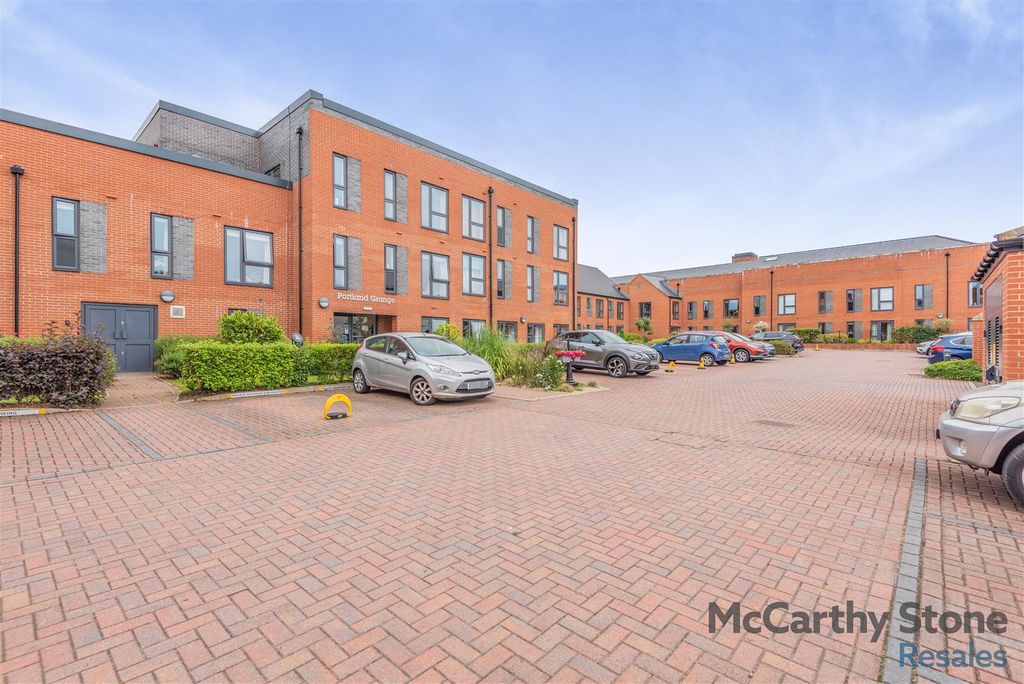 Property photo 1 of 30 8654009-Exterior08.Jpg