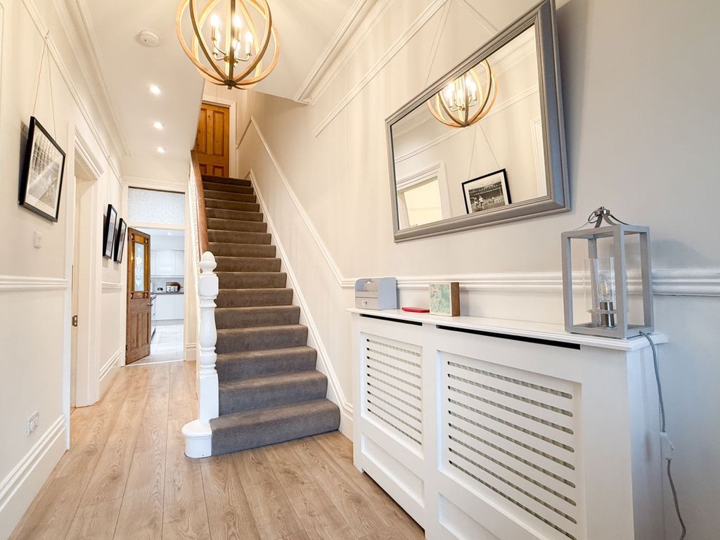 Property photo 2 of 26