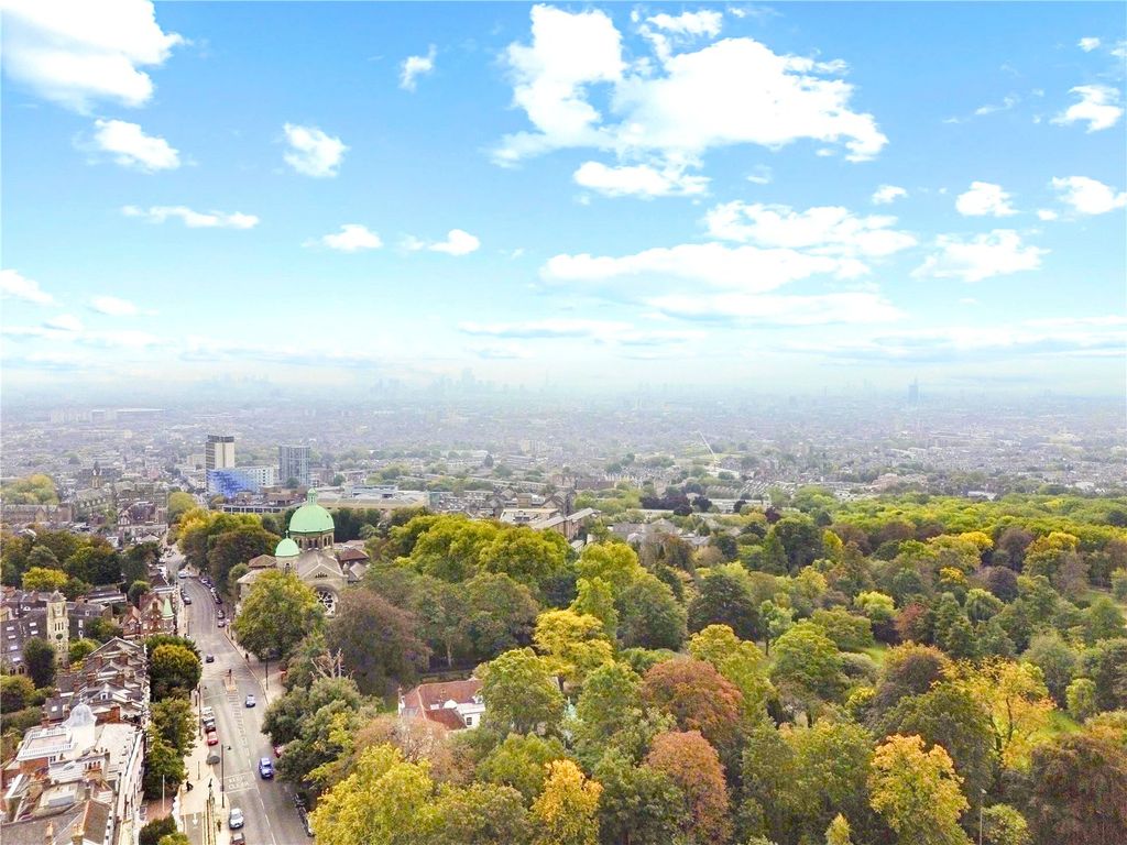 Property photo 3 of 24 Picture No. 01