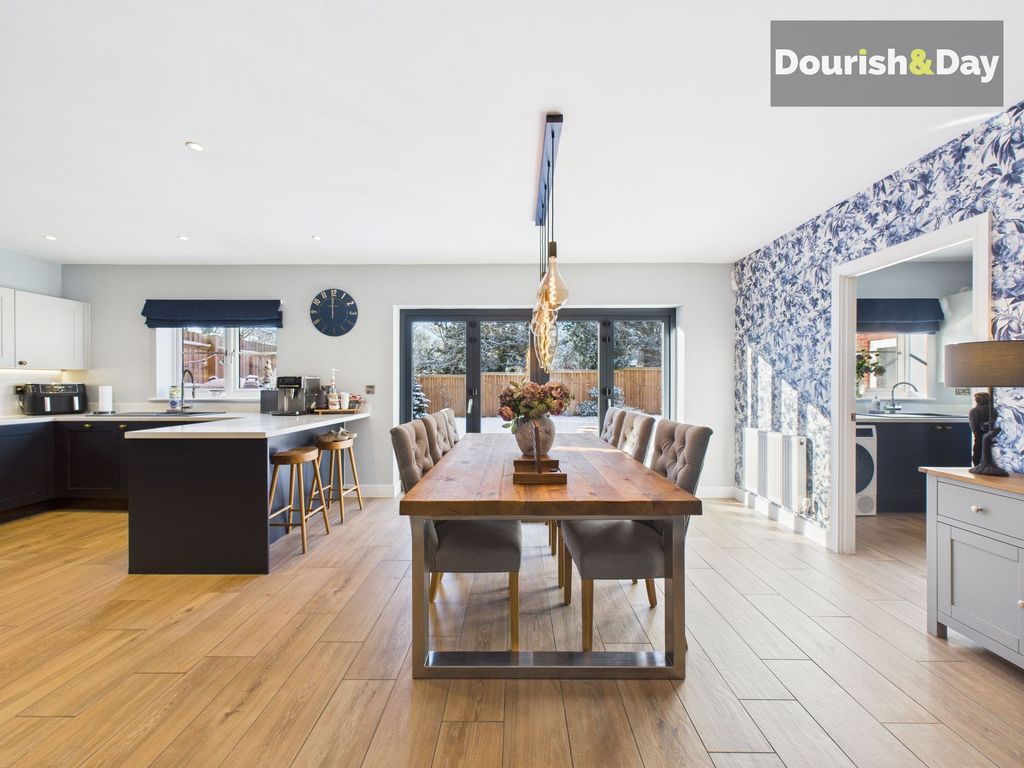 Property photo 2 of 36 Dining Kitchen