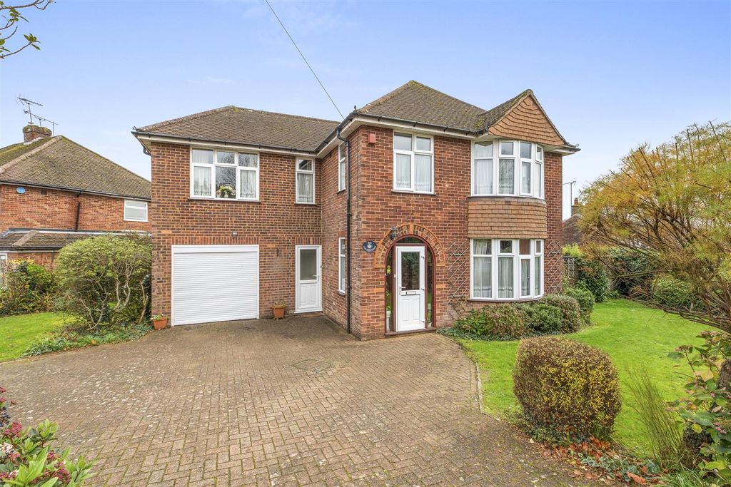 Property photo 1 of 14 84 Totteridge Lane, Hp13 7Pz-14.Jpg