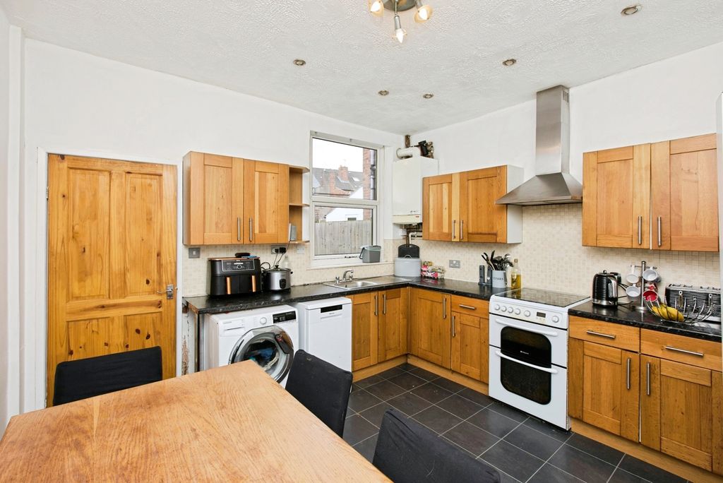 Property photo 3 of 17 Pbox-Img.Jpg