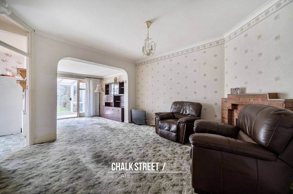 Property photo 2 of 19