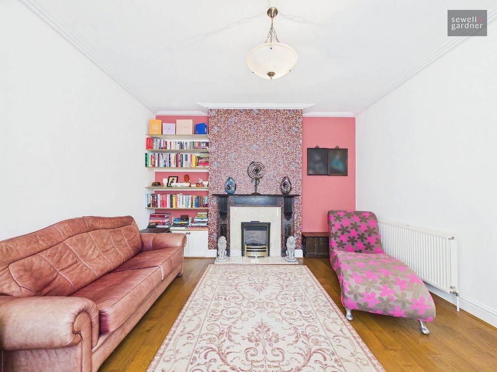 Property photo 2 of 30