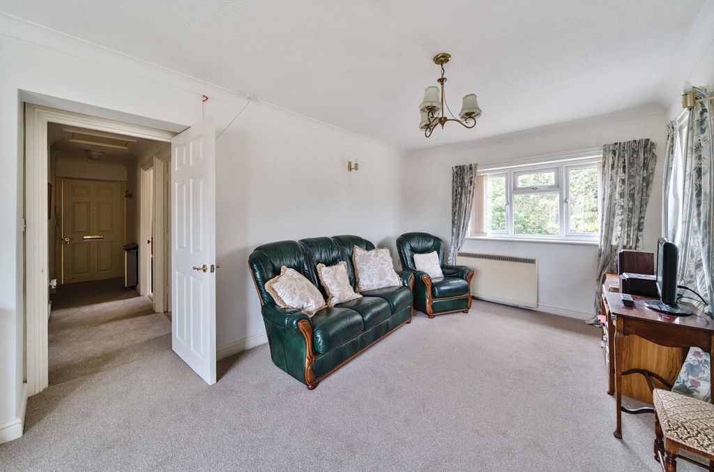 Property photo 2 of 16 1306265-10-68471A...