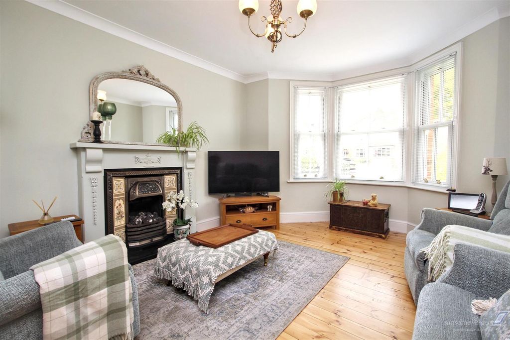 Property photo 2 of 26 Living Room