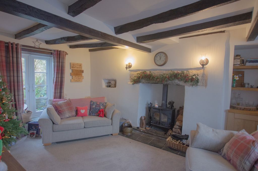 Property photo 2 of 10 36 Rhind Street-12