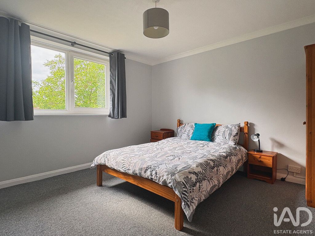 Property photo 3 of 11