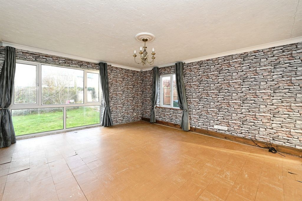 Property photo 3 of 15