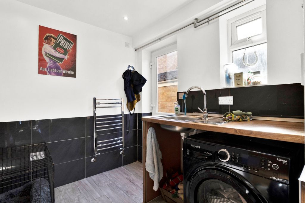 Additional image 12 of 4 bed detached house for saleCourtway, Stroud, Gloucestershire GL5