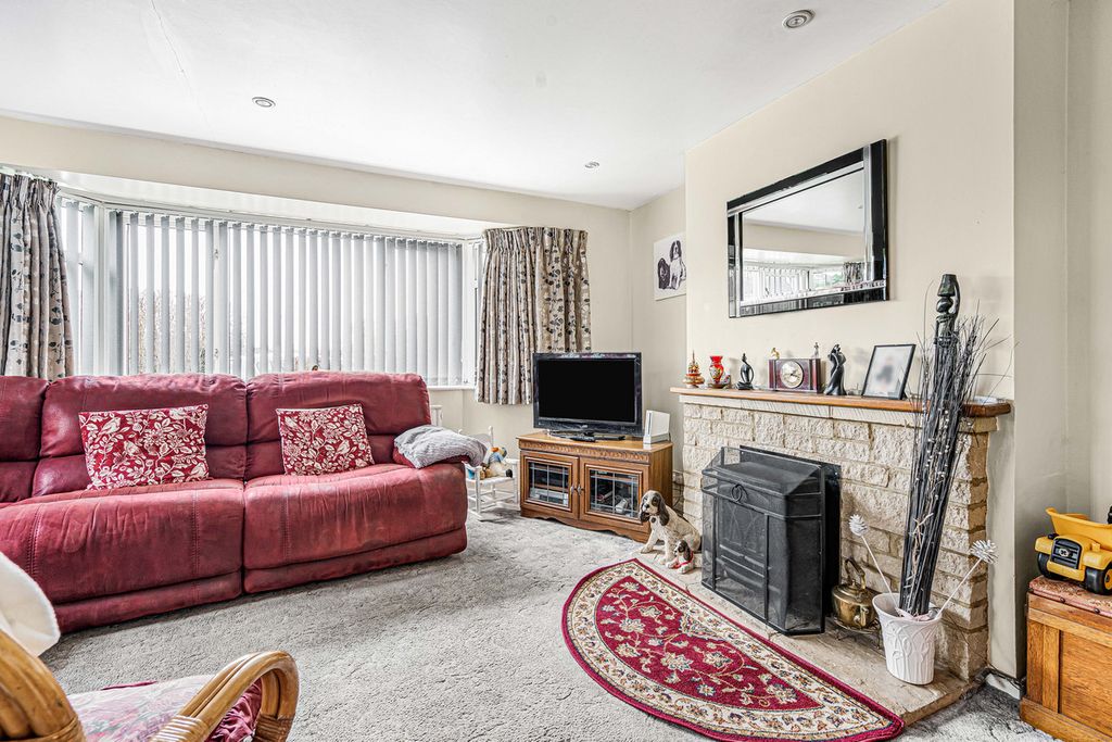 Property photo 2 of 17