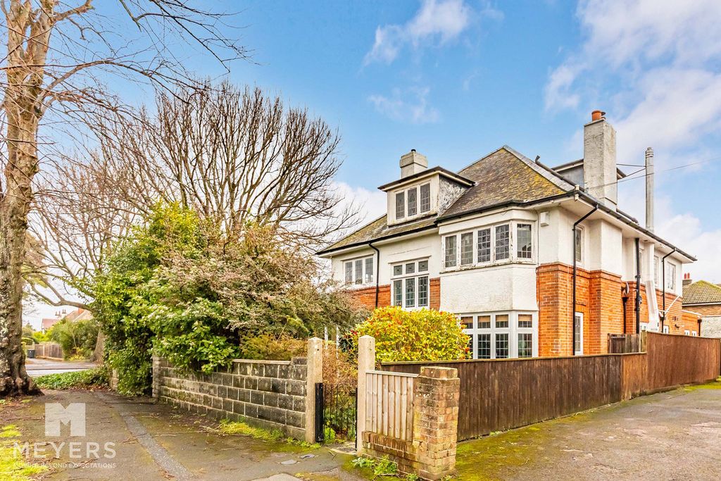 Property photo 3 of 30