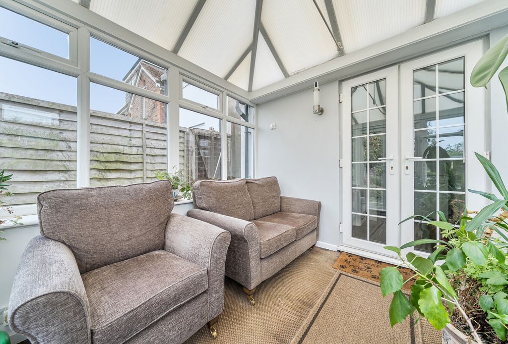 Property photo 3 of 15 1364738-8-68F261c...