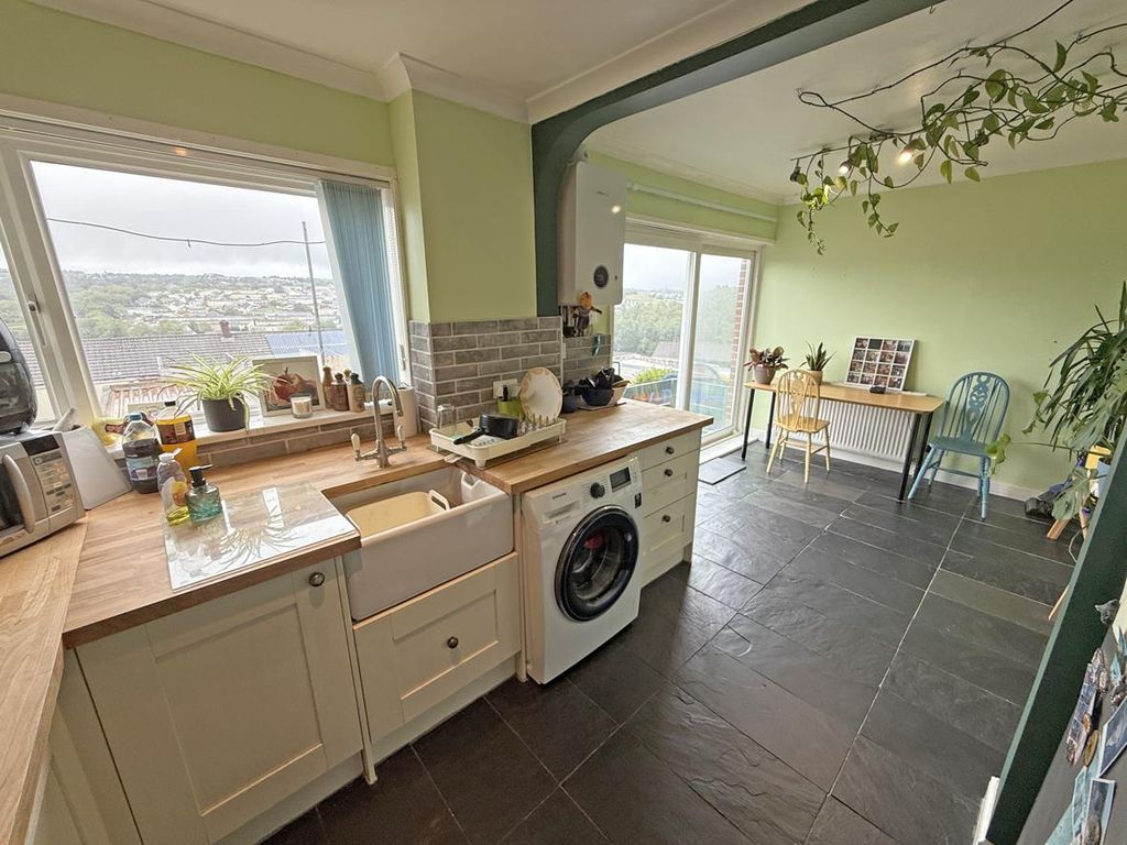 Property photo 3 of 13 Cockington Walk 14 - Kitchen Dining Room Front...J