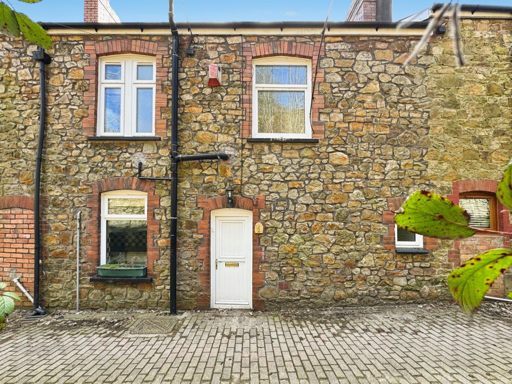 Property photo 2 of 16