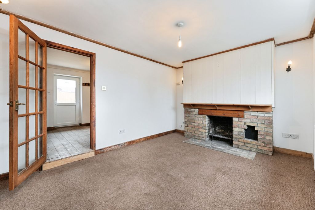 Property photo 2 of 14 Living Room