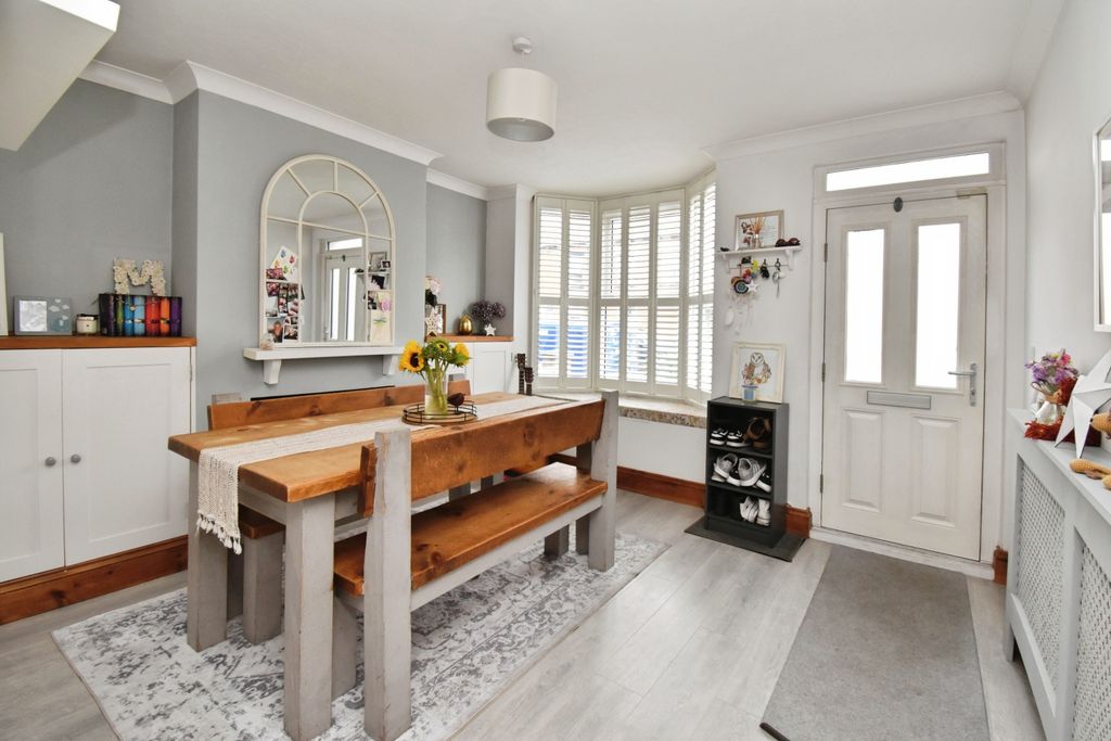 Property photo 3 of 13 Dining Room