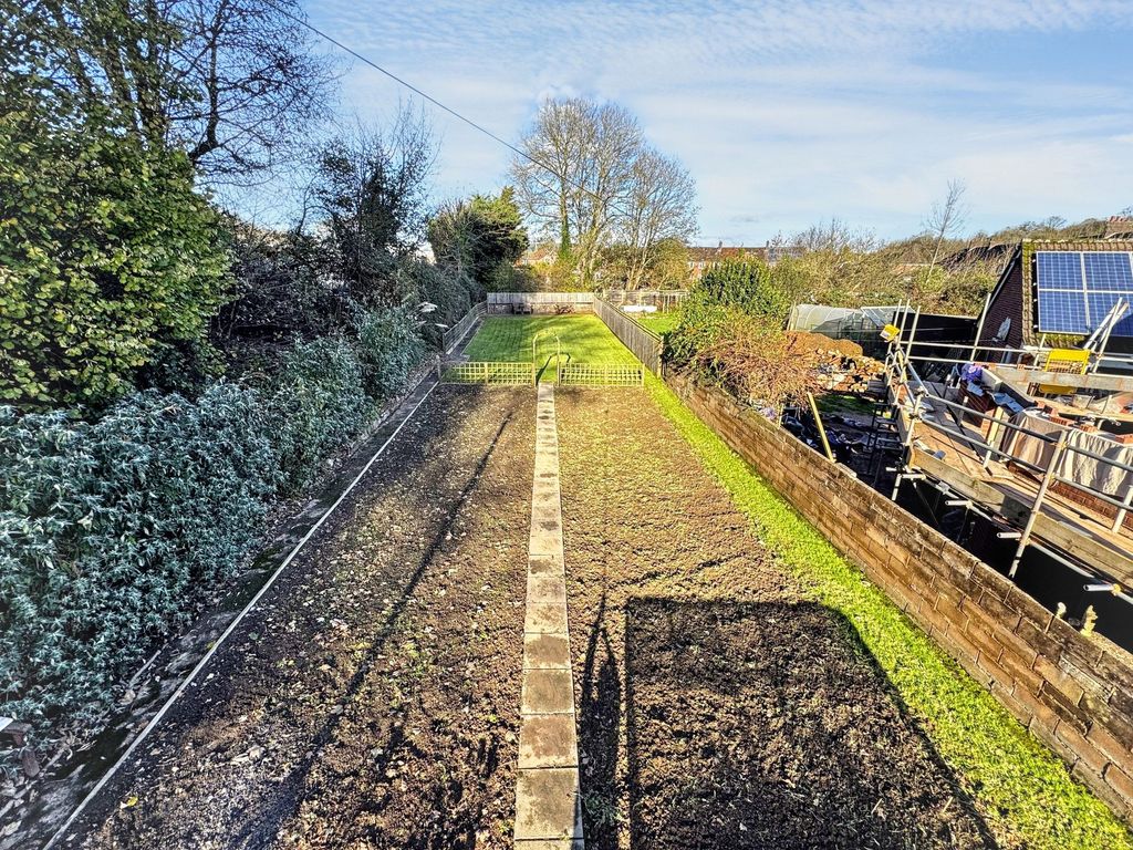 Property photo 3 of 25