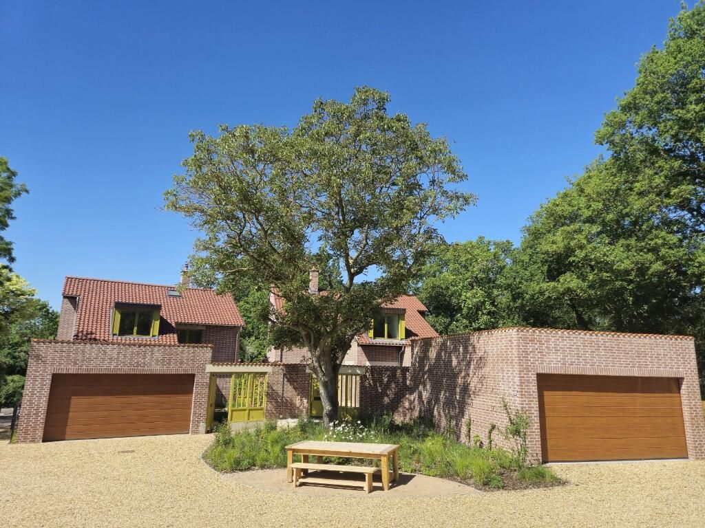 Property photo 1 of 8