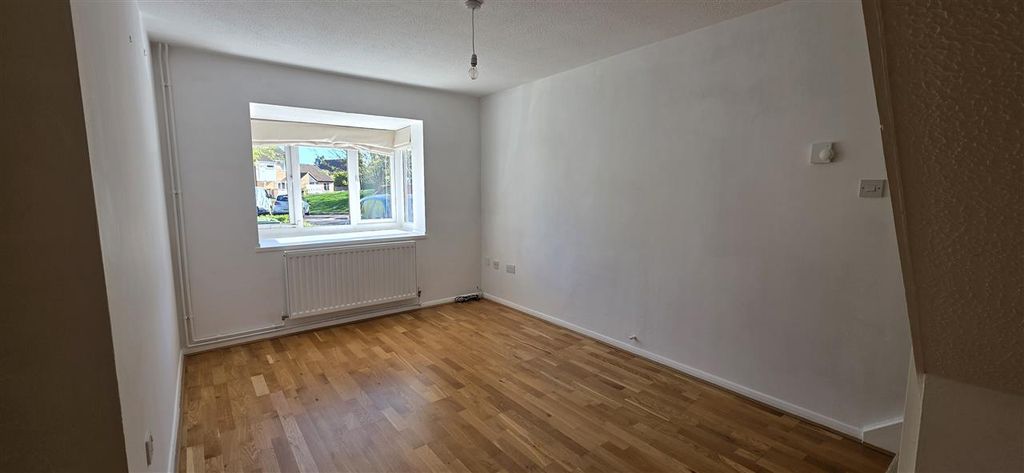 Property photo 2 of 9 Lounge