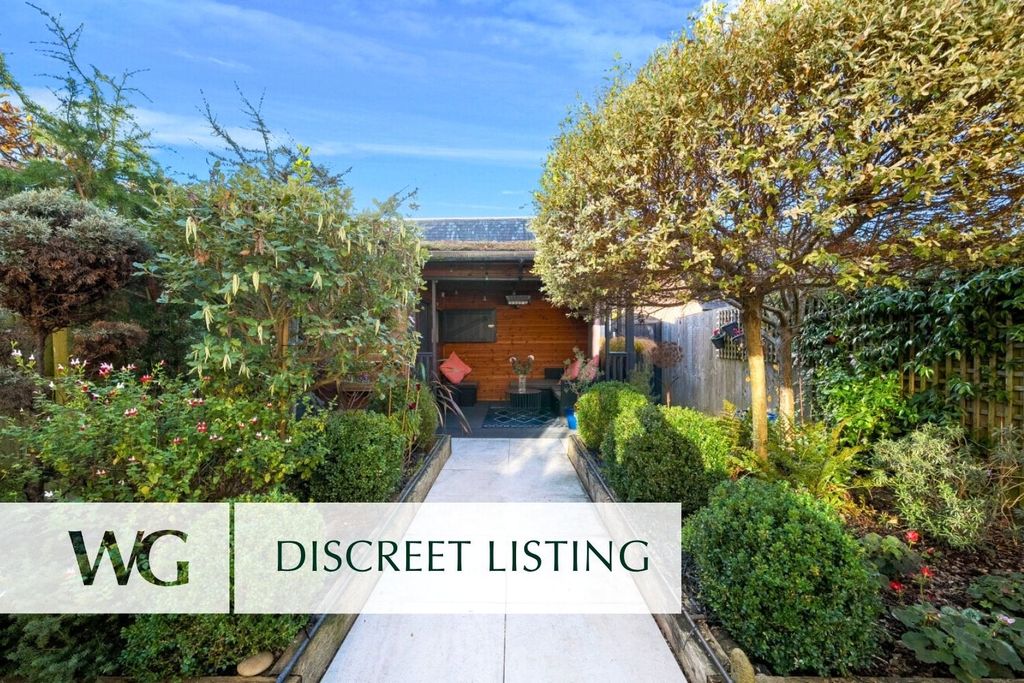 Property photo 1 of 4 Outside