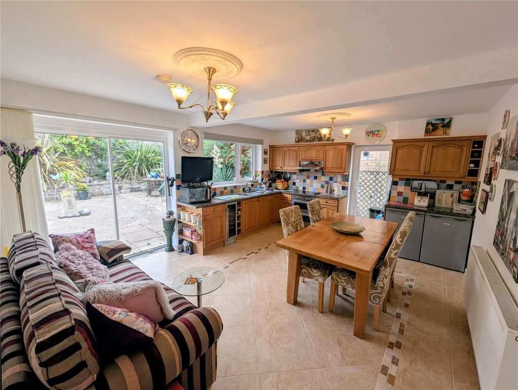 Property photo 3 of 24 Picture No. 36