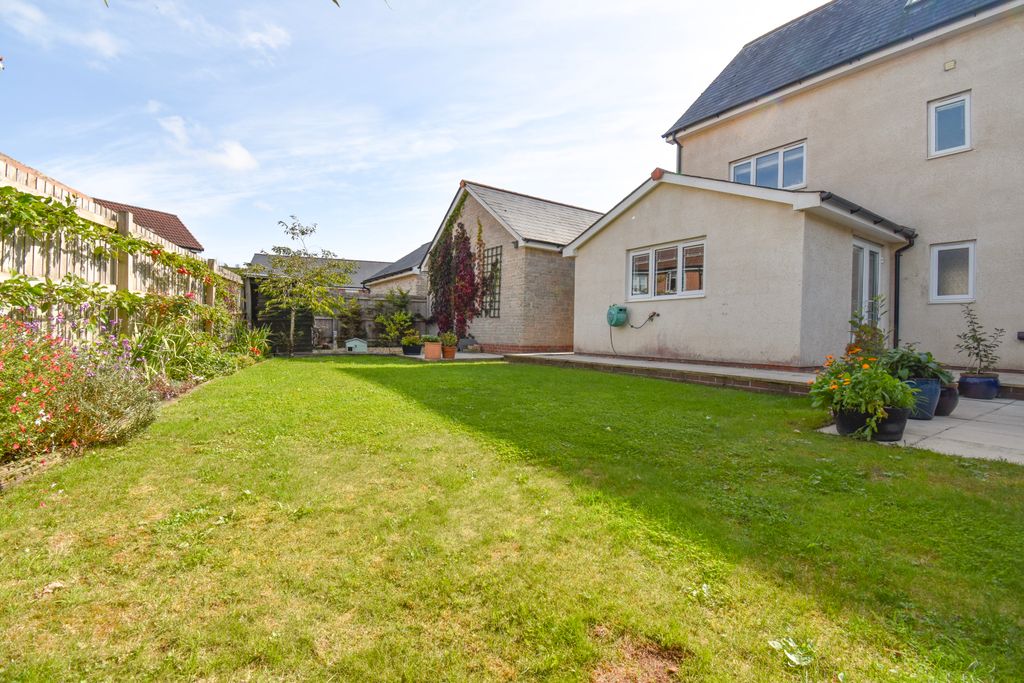 Property photo 2 of 26