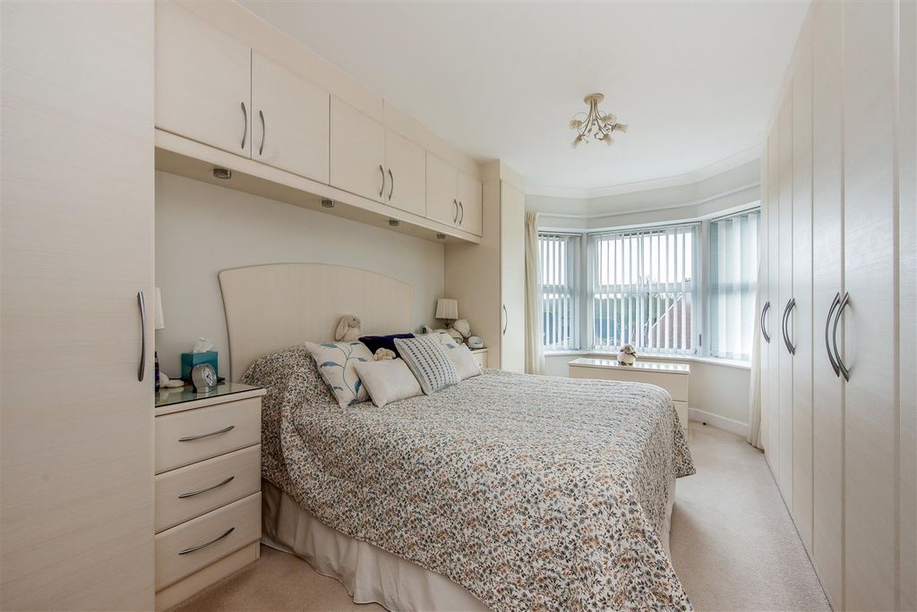 Additional image 4 of 2 bed flat for saleTudor Court, Bramshott Place, Liphook GU30
