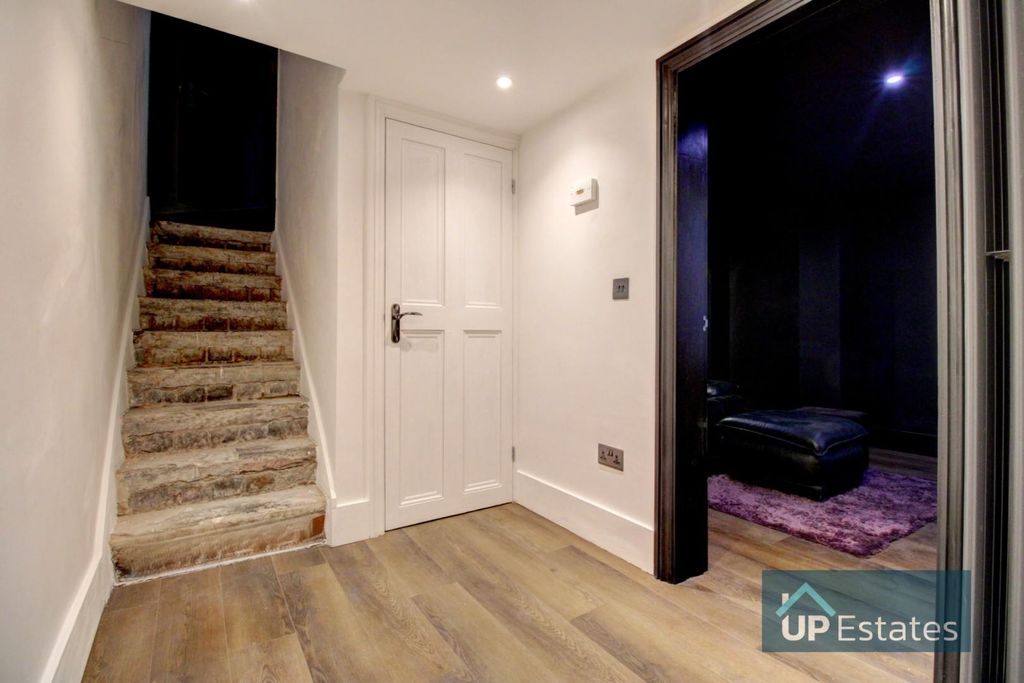 Additional image 7 of 4 bed town house for saleAbingdon House, Grove Street, Leamington Spa CV32