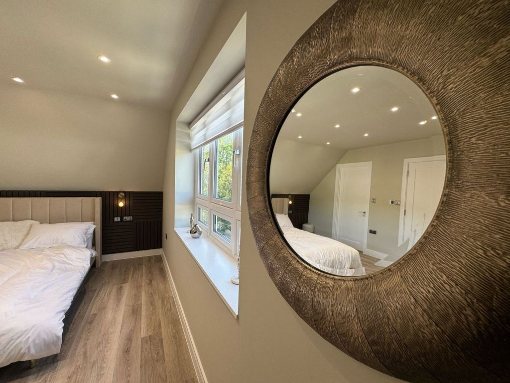 Additional image 11 of 2 bed flat for saleWest Wycombe Road, High Wycombe HP12