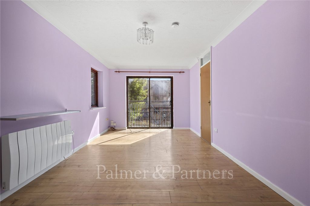 Property photo 2 of 8 Reception Room