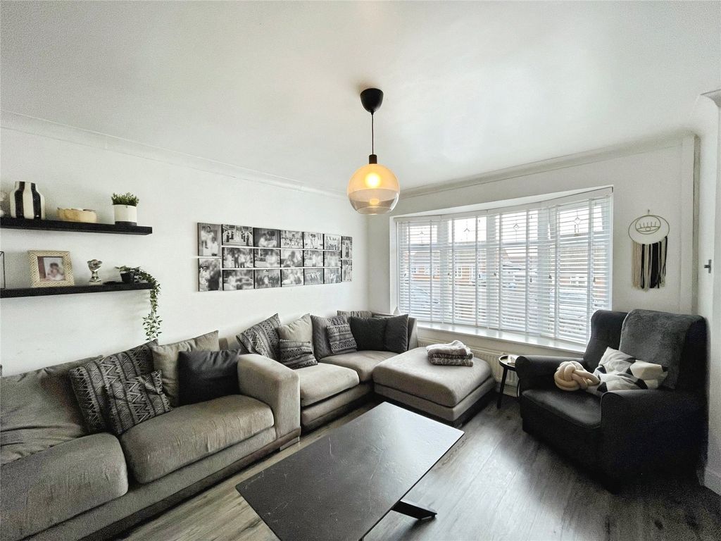 Property photo 3 of 20 Picture No. 05