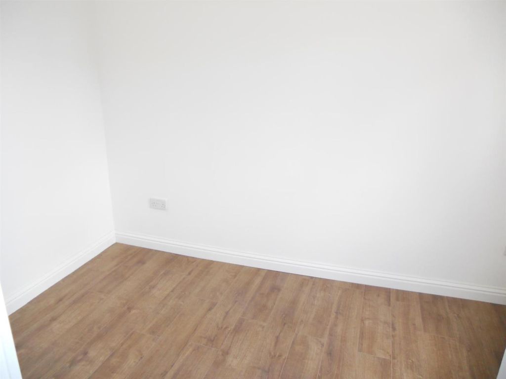 Property photo 3 of 11 6c26738A-992A-4291-9c09-87B8c657B4F2.Jpg
