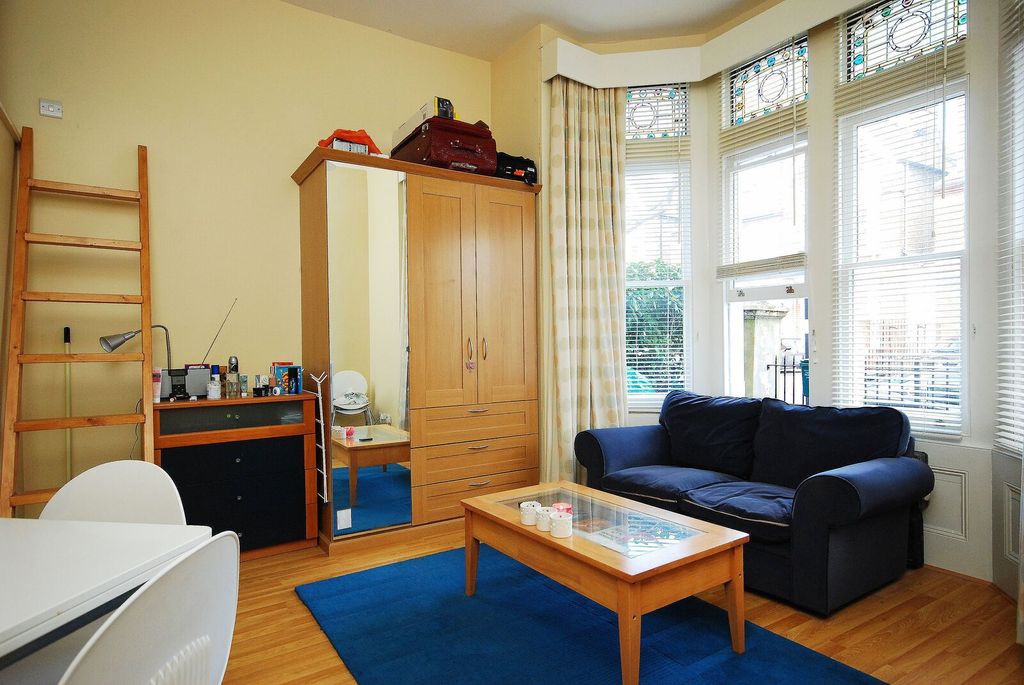 Property photo 3 of 5