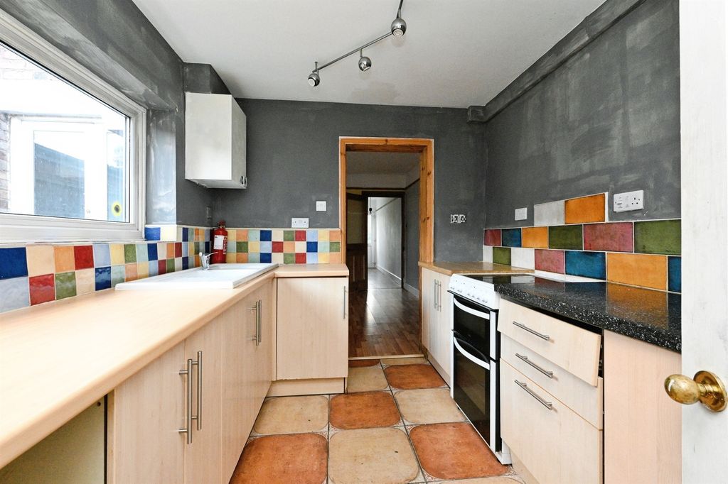 Property photo 2 of 17