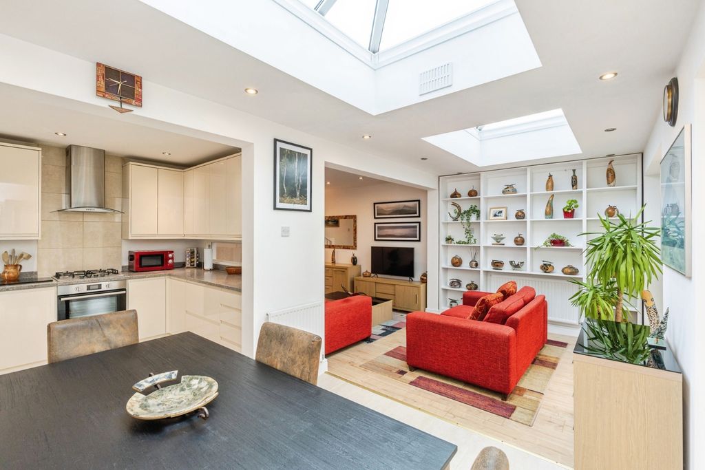 Property photo 3 of 19 Pbox-Img.Jpg