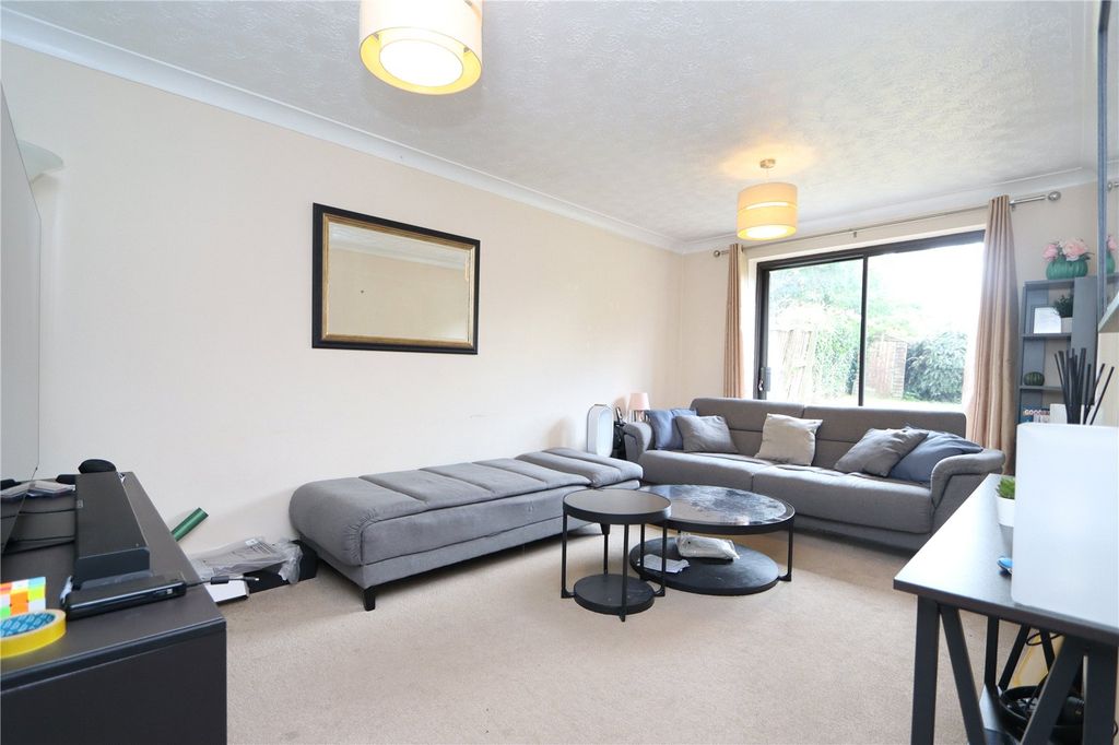 Property photo 2 of 16 Picture No. 24