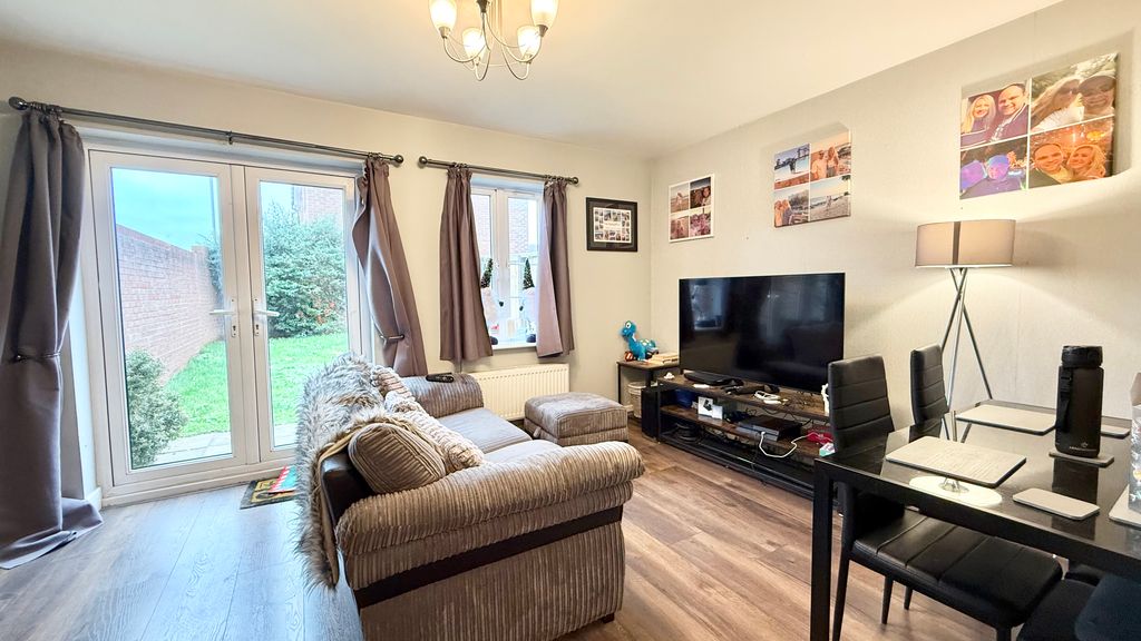 Property photo 3 of 13 Lounge/Dining Room