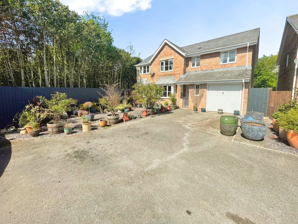 Property photo 1 of 33