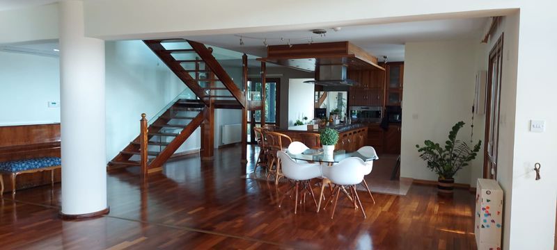 Property photo 3 of 10 Open Plan