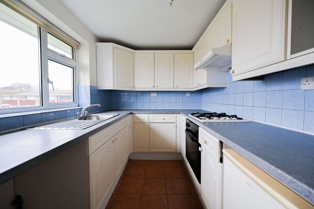Property photo 2 of 9 Kitchen