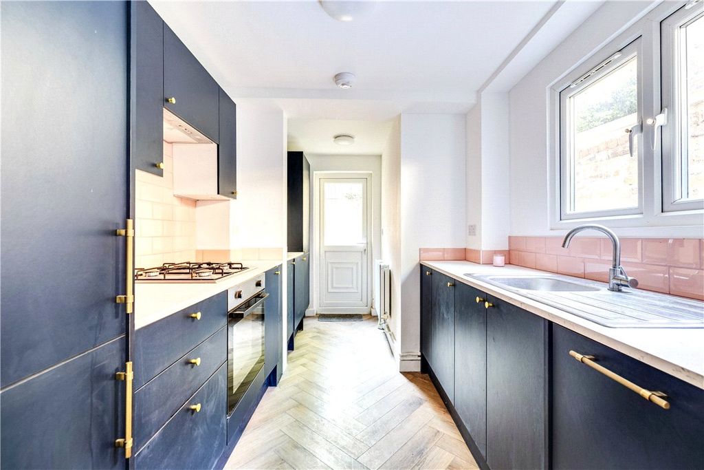 Property photo 2 of 10 Picture No. 17