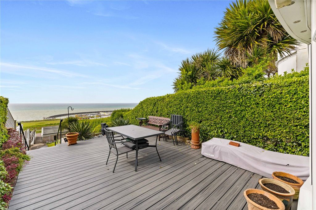 Property photo 2 of 26 Picture No. 19