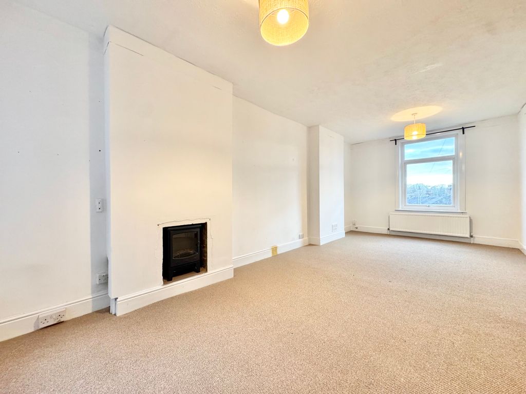 Property photo 2 of 11 Living Room