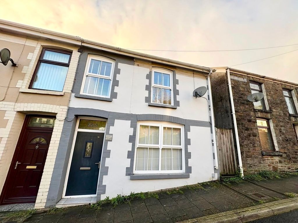 Property photo 2 of 31