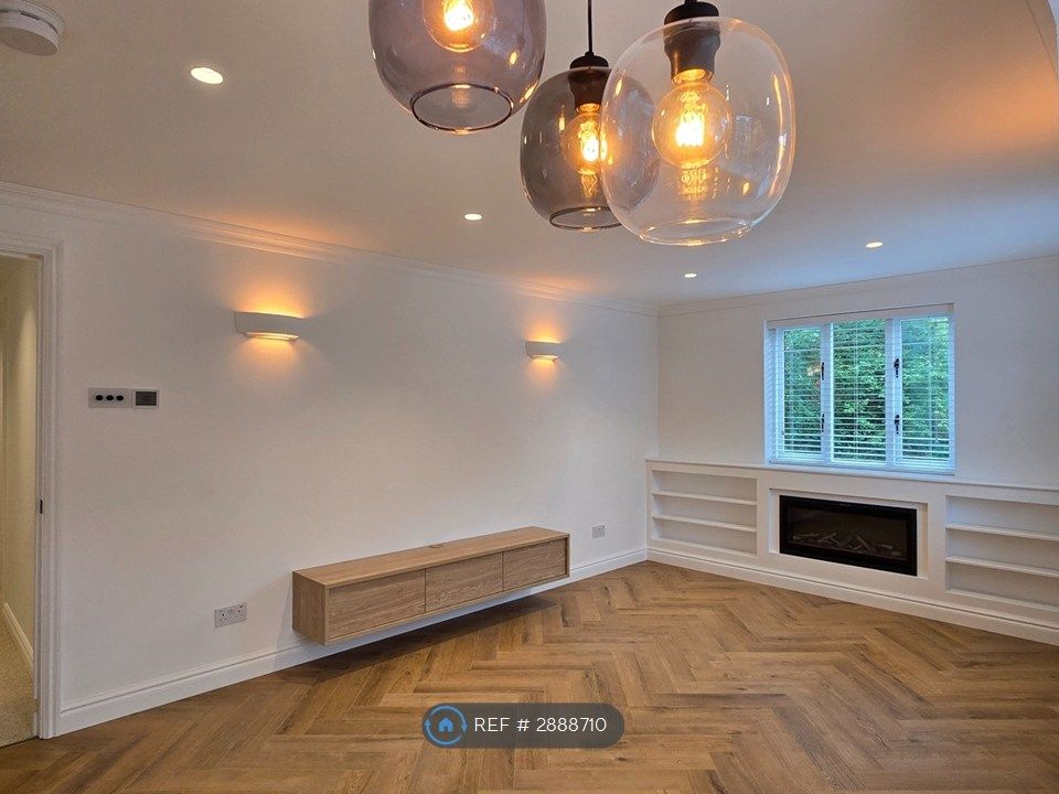 Property photo 1 of 29 Lounge