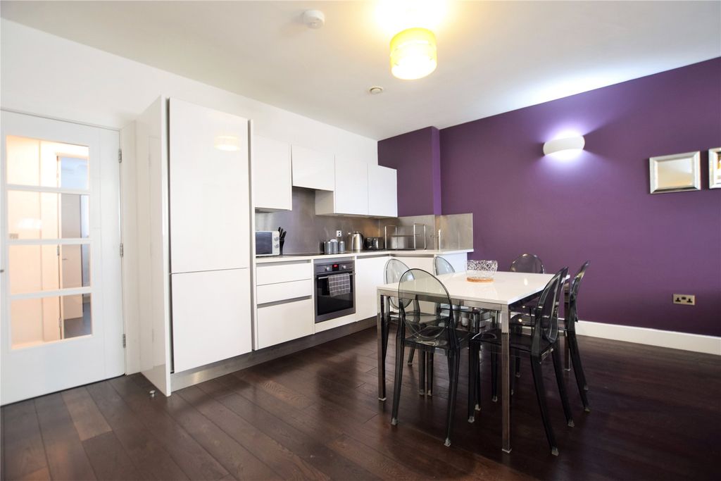 Property photo 3 of 8 Kitchen