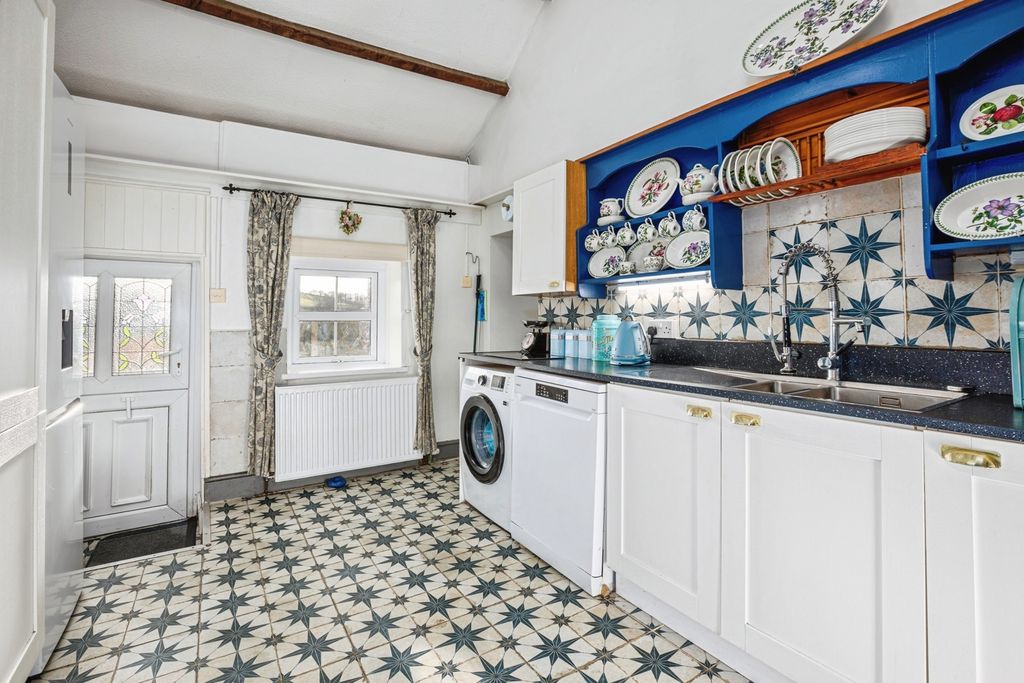 Property photo 3 of 27 Pbox-Img.Jpg