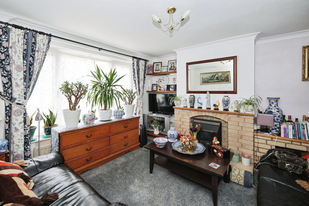 Property photo 2 of 12